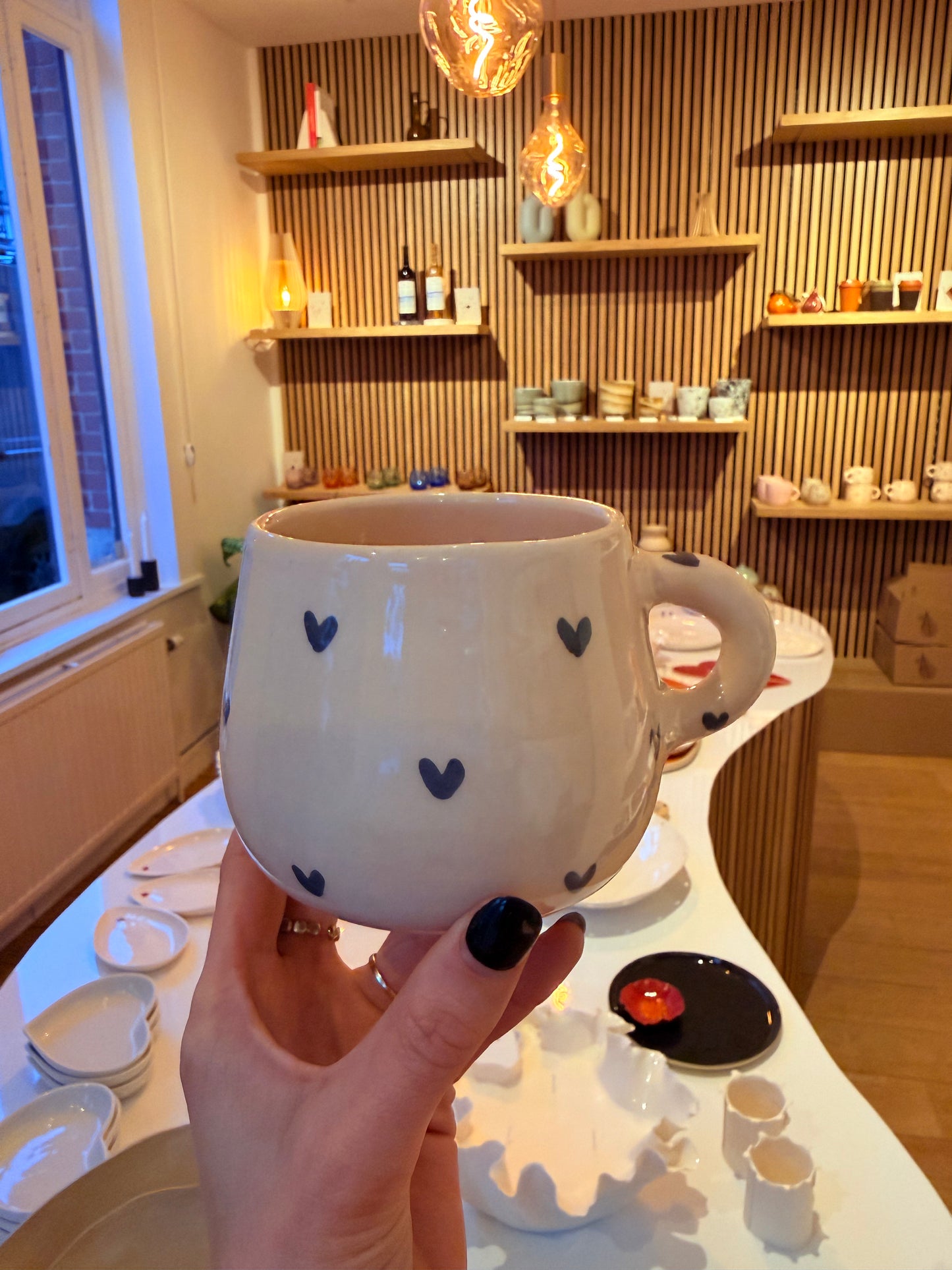 Mug coeurs gris
