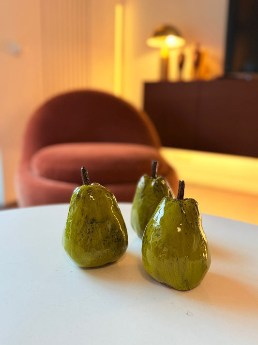 Poire en céramique